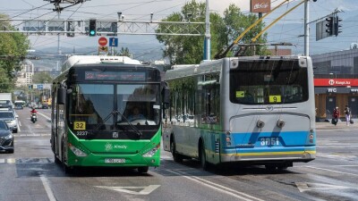 Что мешает 250 новым автобусам выйти на маршруты в Алматы?