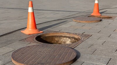 Суд обязал дорожников выплатить компенсацию карагандинцу за инцидент с открытым люком