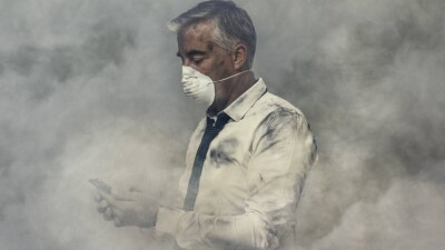 "Я чувствую, как горят мои глаза". В Таиланде уровень загрязнения воздуха превысил норму в 14 раз