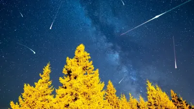 Октябрьское небо над Казахстаном озарят три кометы и два метеорных потока