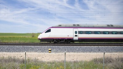 "Слишком большие для туннелей". Испанские чиновники уволились из-за скандала с поездами