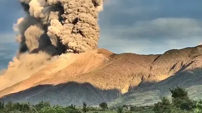 На Филиппинах проснулся вулкан Канлаон – столб пепла поднялся на 4 километра