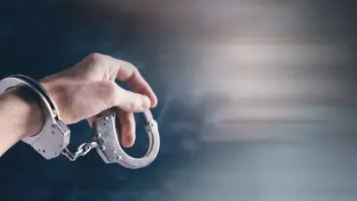 Троих полицейских из Рудного уволили и арестовали