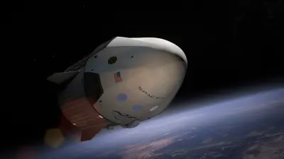 SpaceX отправила экипаж в первый орбитальный полёт над полюсами Земли