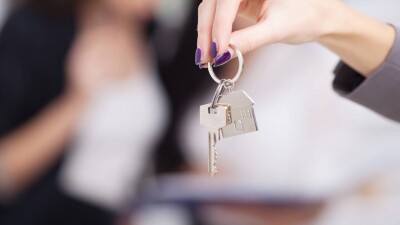 В Таразе мошенник забрал квартиру у женщины с инвалидностью