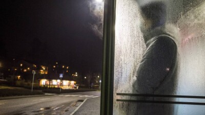 В автобусные остановки Астаны проведут тепло