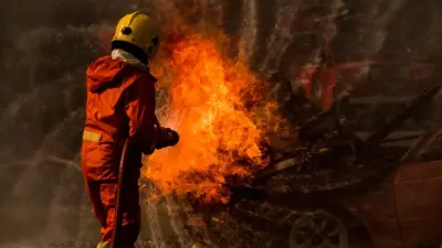 Автобус с депортированными из Ирана афганцами попал в аварию: погибло 79 человек