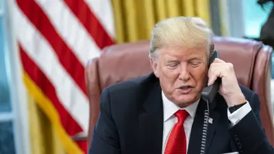 Трамп отложил введение 50-процентных пошлин на товары из ЕС до июля