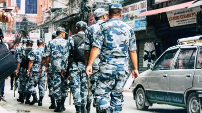 Президент Непала принял отставку премьера. В стране комендантский час, аэропорт закрыт