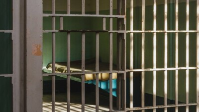 Отправила свою бабушку в тюрьму: американка случайно раскрыла убийство с помощью ДНК-теста
