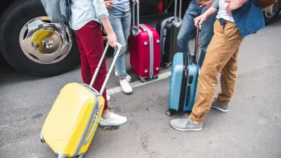 Поток иностранных туристов растёт в Алматы: откуда они приезжают