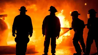 Масштабные лесные пожары в Турции: огонь подобрался к курортам