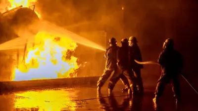 Пожар на газопроводе в Малайзии ликвидировали: 190 домов повреждены, два районы закрыты