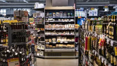 "Не могут позволить себе купить еду". Британские пенсионеры всё чаще воруют продукты