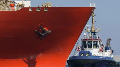 США перехватили иранские танкеры, Тегеран захватил суда в Ормузе