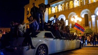 Протесты в Ереване: полиция задержала более 80 человек, Пашиняну удалось скрыться от митингующих