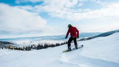 Казахстанская авиакомпания снизила стоимость перевозки горнолыжного снаряжения в ВКО