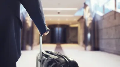 Казахстанцы продолжают уезжать на заработки: какие страны выбирают чаще всего