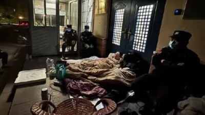 "Я не уйду!" Почему китайский учёный, секвенировавший геном Covid-19, спит у входа в свою лабораторию