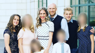 "Давала советы по воспитанию". Маму-блогера из США осудили за жестокое обращение с детьми