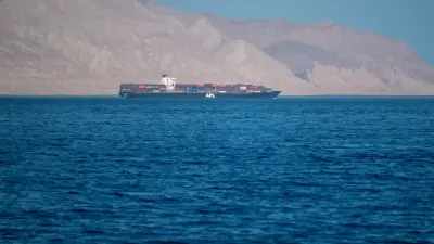 Ормузский пролив остаётся открытым, несмотря на угрозы Ирана сжечь проходящие суда – США