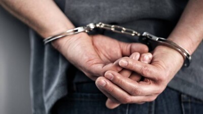 Изувечившего котёнка жителя Актау отправили в изолятор