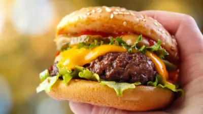 Рекламу фастфуда и вредных продуктов могут ограничить в Казахстане 