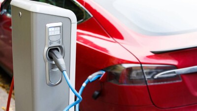Токаев подписал закон, снижающий требования к водителям автобусов