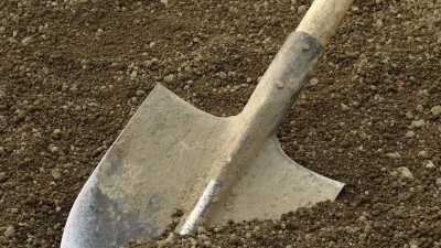 Подросток получил пожизненный срок за убийство одноклассника лопатой в Китае