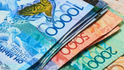 В Казахстане распространяют поддельные купюры тенге. Как их распознать?