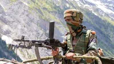 "Угроза ядерной войны". Пакистан грозит Индии пропорциональным ответом после авиаударов по Бахавалпуру и Муридке