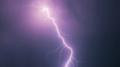 Мужчина погиб от удара молнии в Актобе