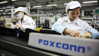 Власти Китая изолировали крупнейший в мире завод по производству iPhone из-за Covid-19