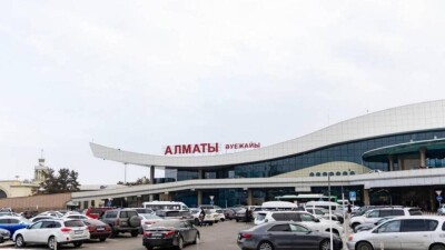 Как быстрее выехать с парковки аэропорта Алматы и избежать пробок. Видеоинструкция