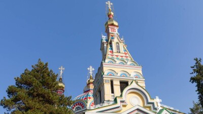 Митрополит Александр поздравил казахстанцев с праздником Пасхи