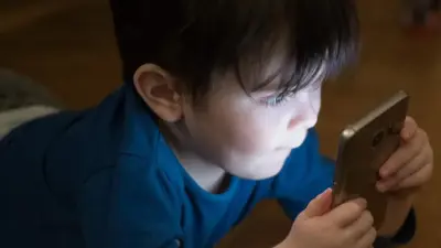 70% детей остались в соцсетях после запрета: Австралия начала расследование против Meta, TikTok и Google