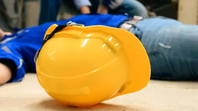 В Китае из-за обрыва тросов на строящемся мосту погибли семь человек, ещё девять пропали