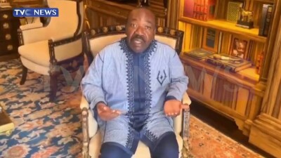 "Поднимите шум". Свергнутый президент Габона попросил о помощи