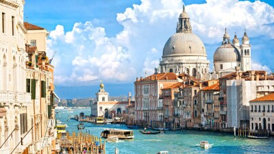 "Это ведь шутка?" Венеция ввела плату за въезд в город для туристов, жители протестуют