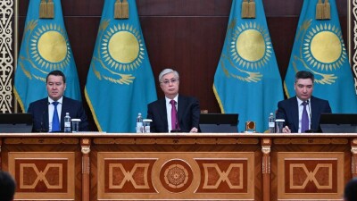 Токаев о выросших ценах на ГСМ: Средства не должны идти на увеличение доходов посредников