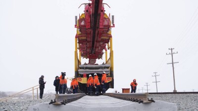 Казахстан начал строительство новой железной дороги в Китай