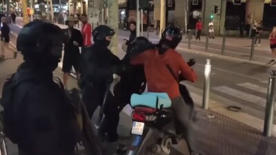 Беспорядки во Франции: за одну ночь в стране задержали более 1300 человек