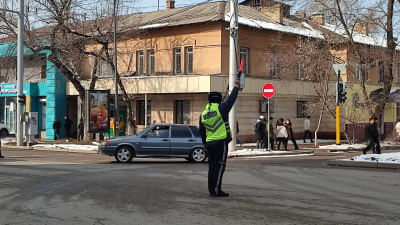 О ситуации на дорогах в Алматы после землетрясения рассказали в полиции