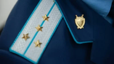 Инвестор три года не мог добиться от властей расширения дороги к его складу лекарств в Усть-Каменогорске