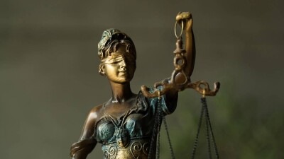 Девушка из Афганистана оспаривает в суде отказ в статусе беженца в Казахстане