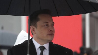 Илону Маску запретили тестировать мозговые импланты на людях
