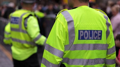 Великобританию охватили массовые протесты после трагедии в Саутпорте