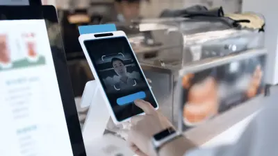 Внедрить оплату по биометрии лица планируют в Казахстане, но это может поднять комиссию для бизнеса