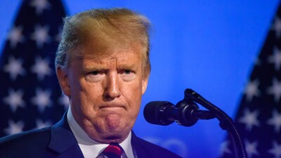 Дональд Трамп прибыл в Нью-Йорк, чтобы предстать перед судом