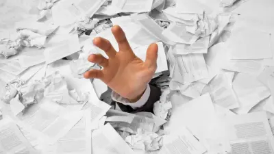 "Инвесторы месяцами не могут получить документы". Бектенов высказался о бюрократии в Казахстане